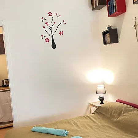 Ai Baretti نابولي