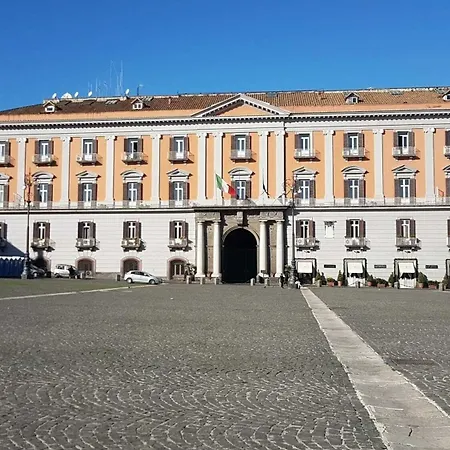 Ai Baretti نابولي