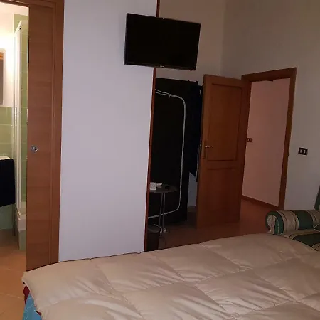 Alojamento de Acomodação e Pequeno-almoço Ai Baretti 3*